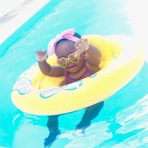 Baby floats